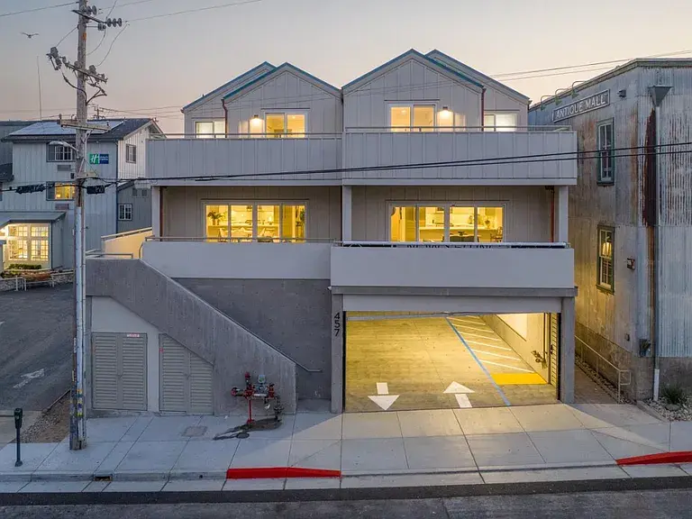 457 Wave St #1 Monterey, CA 93940