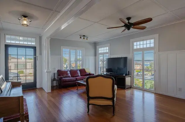 901 W Franklin St Monterey, CA 93940