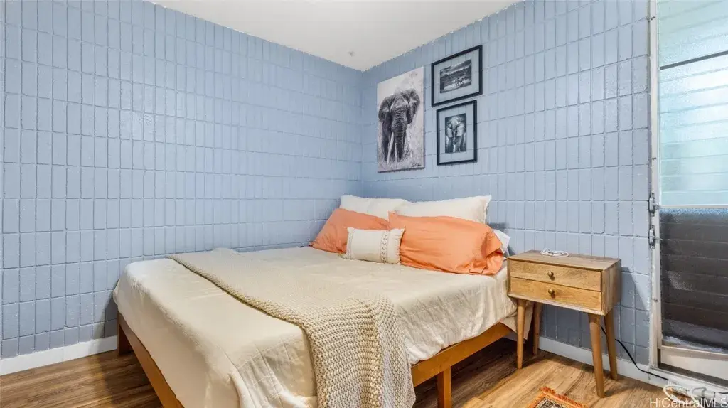 1524 Pensacola St #113 Honolulu, HI 96822