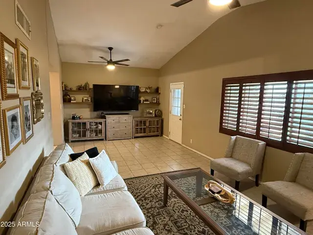 3341 W Windrose Dr Phoenix, AZ 85029