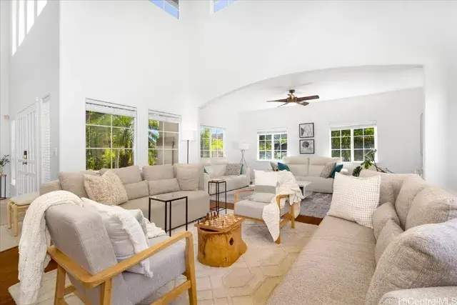 1098 Kuekue St Honolulu, HI 96825
