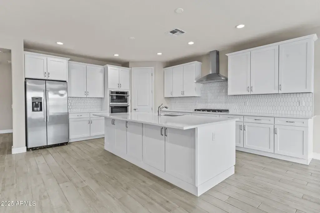 5825 N 107th Ln Phoenix, AZ 85037