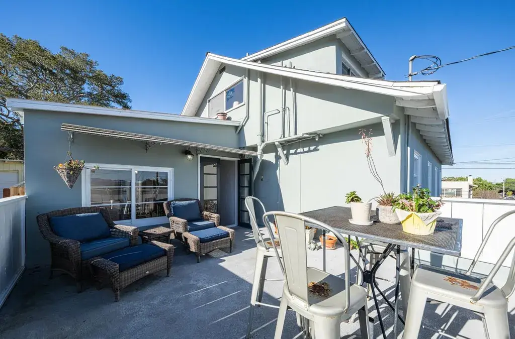 901 W Franklin St Monterey, CA 93940