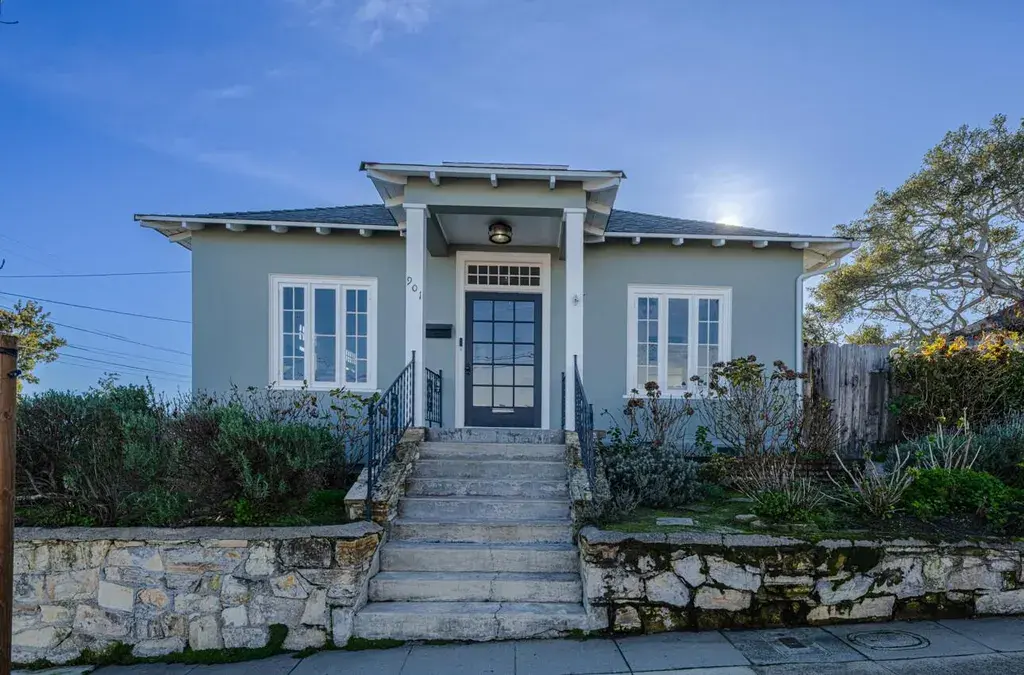 901 W Franklin St Monterey, CA 93940